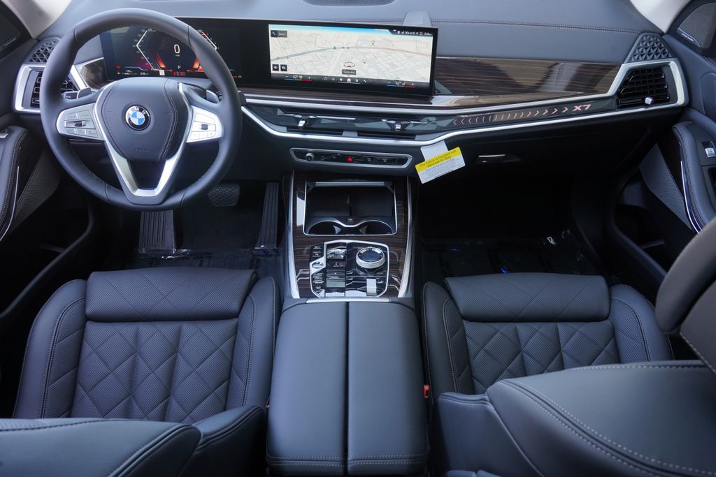 2025 BMW X7 xDrive40i 13