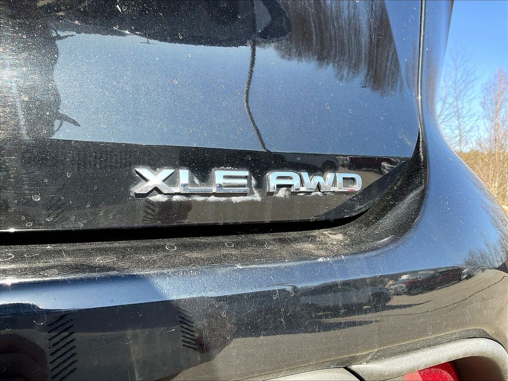 2021 Toyota Highlander — photo 28