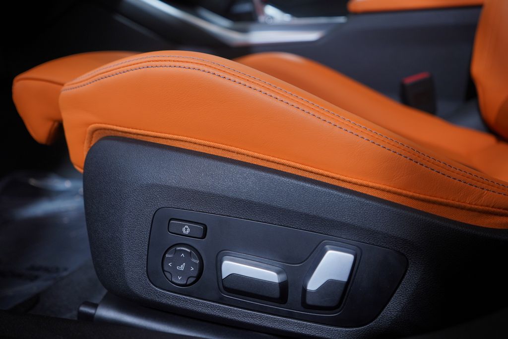 Thumbnail: 2023 BMW M3 - 18