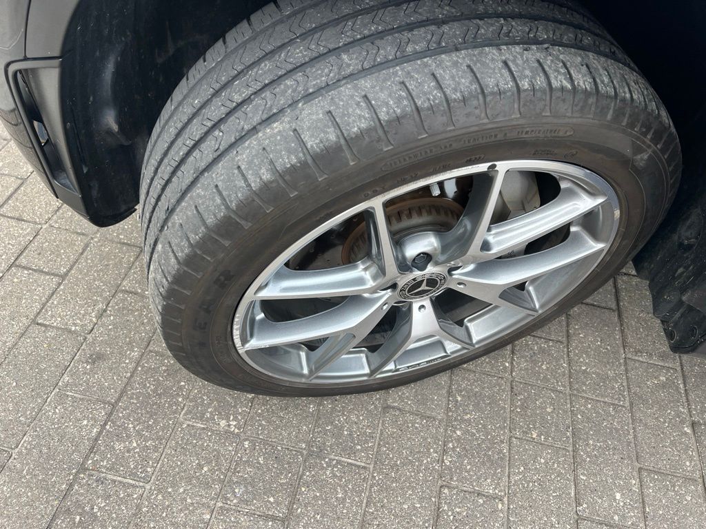 Used 2022 Black Mercedes-Benz GLC 300 image 13