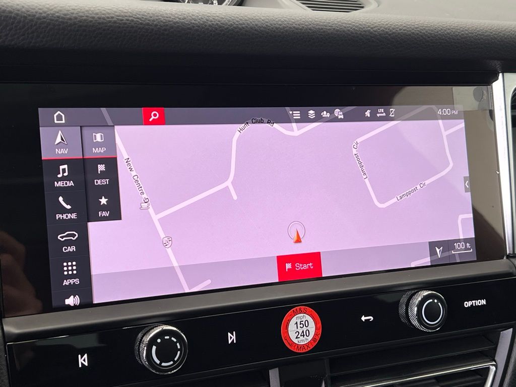 2024 Porsche Macan  13
