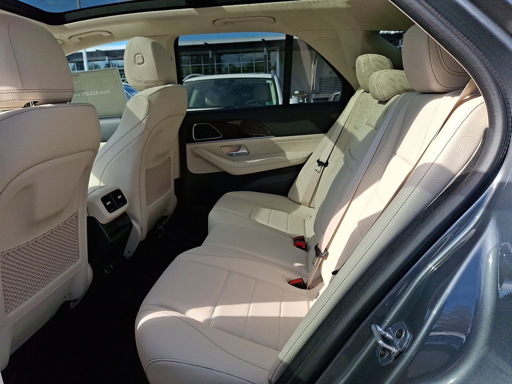 Thumbnail: 2026 Mercedes-Benz GLE - 6