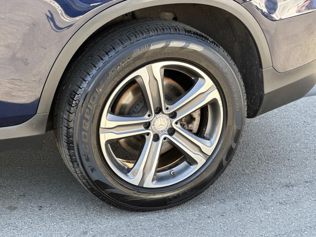 Thumbnail: 2017 Mercedes-Benz GLC - 16