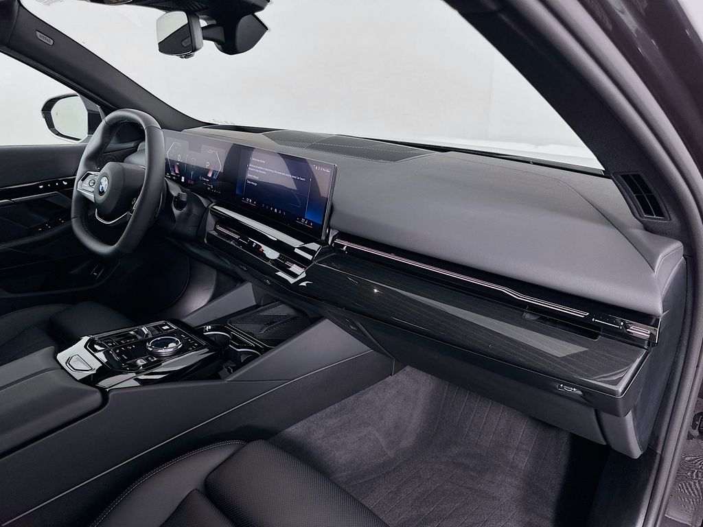 Thumbnail: 2025 BMW 5 Series - 30