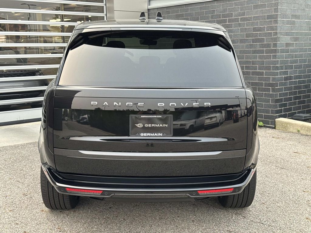 New 2026 Black Land Rover SE image 5