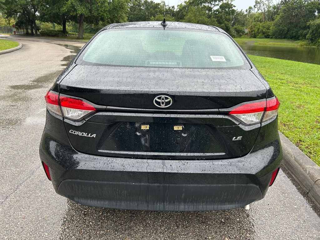 2023 Toyota Corolla LE 4