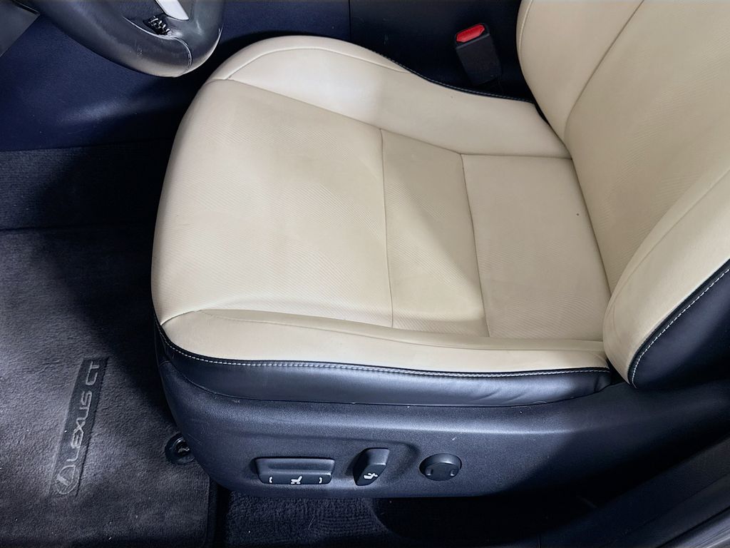 2017 Lexus CT 200h 20