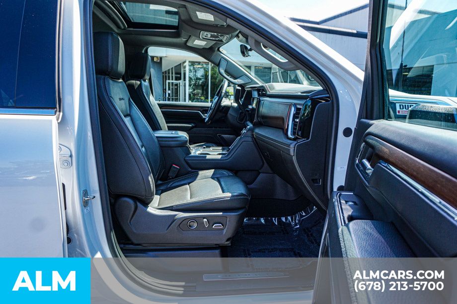 Used 2024 White GMC Denali image 22