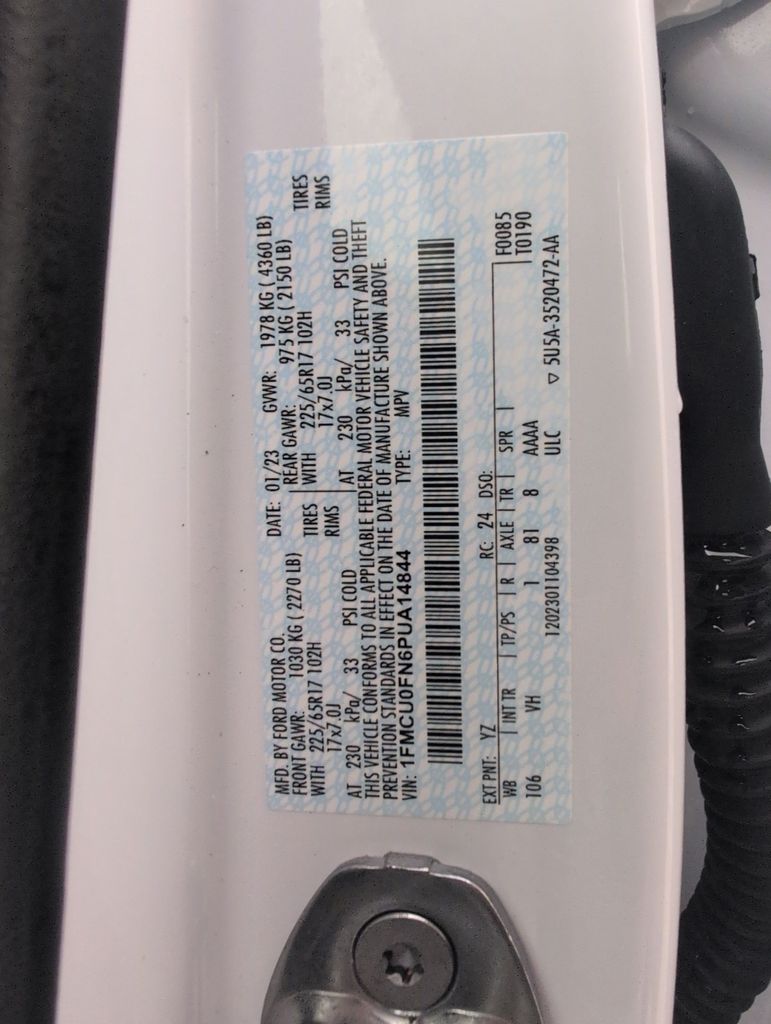 2023 Oxford White Ford Escape Base FWD SUV