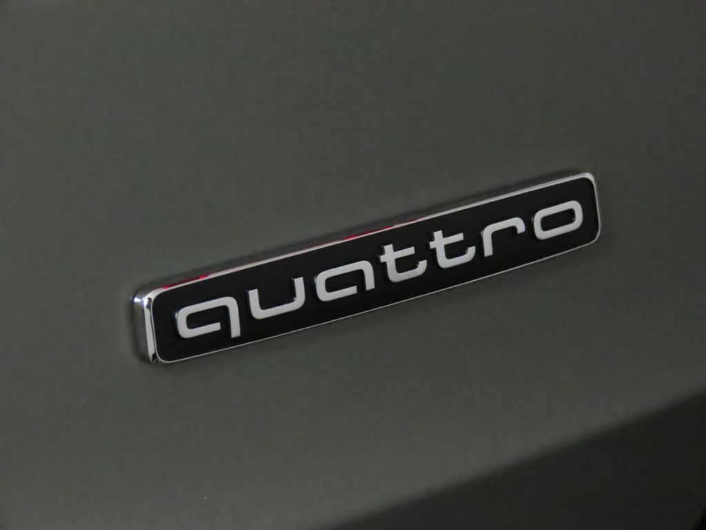 Thumbnail: 2025 Audi Q3 - 10