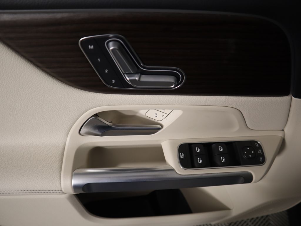 Thumbnail: 2026 Mercedes-Benz GLB - 24