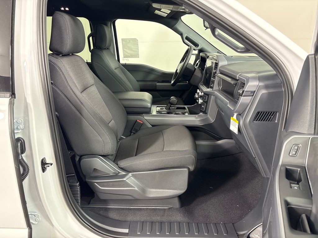 New 2026 White Ford XLT image 5