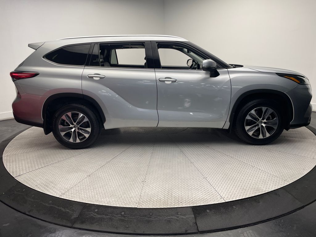 2021 Toyota Highlander XLE 4