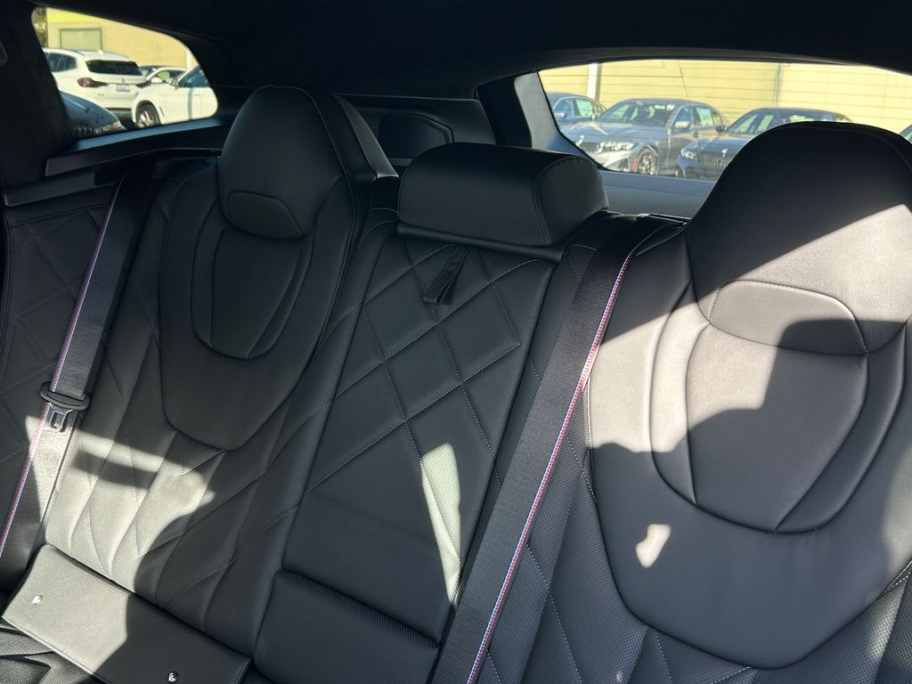 Thumbnail: 2026 BMW XM - 32