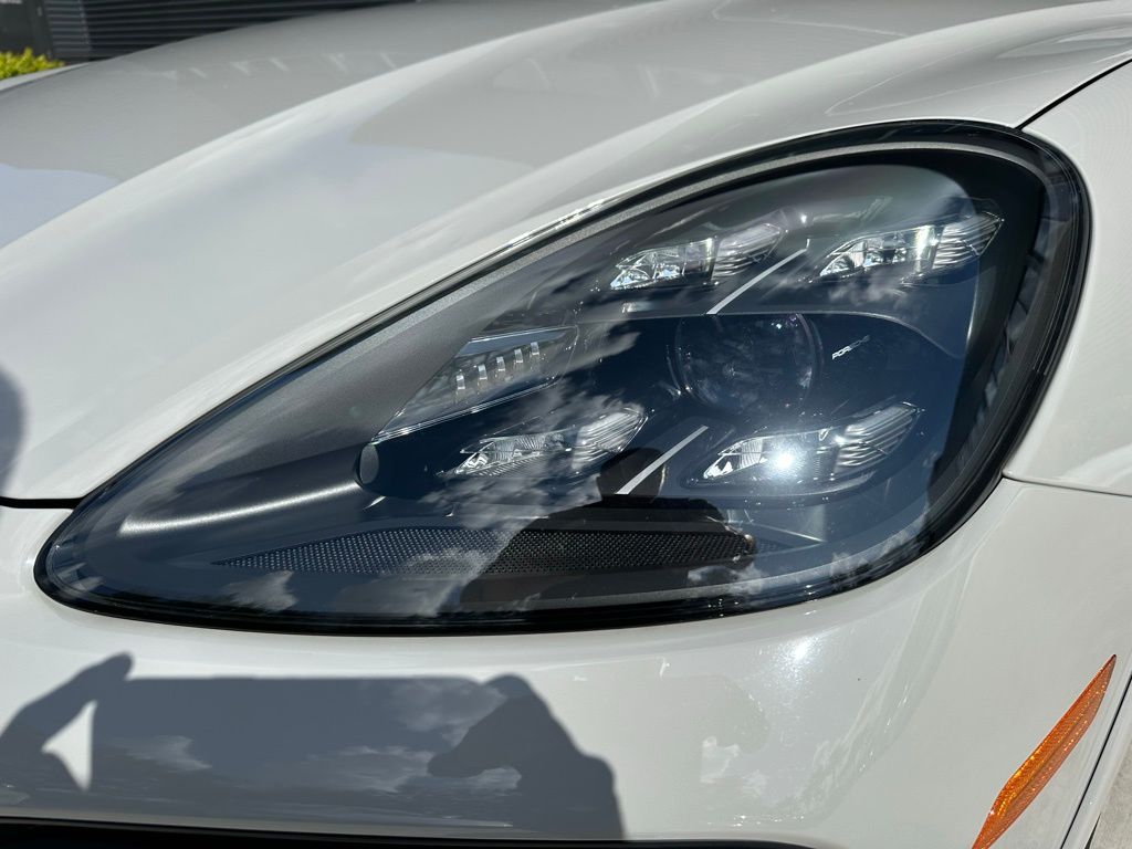 Thumbnail: 2022 Porsche Cayenne - 13