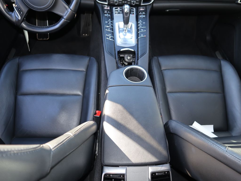 Thumbnail: 2015 Porsche Panamera - 8