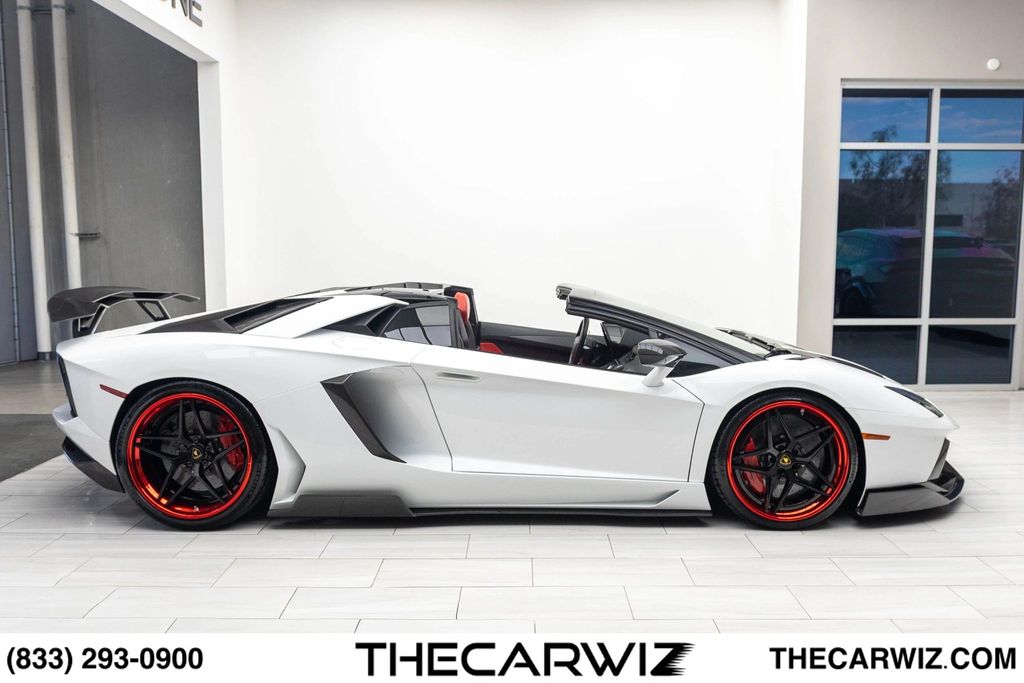2017 Lamborghini Aventador Base - Photo 27