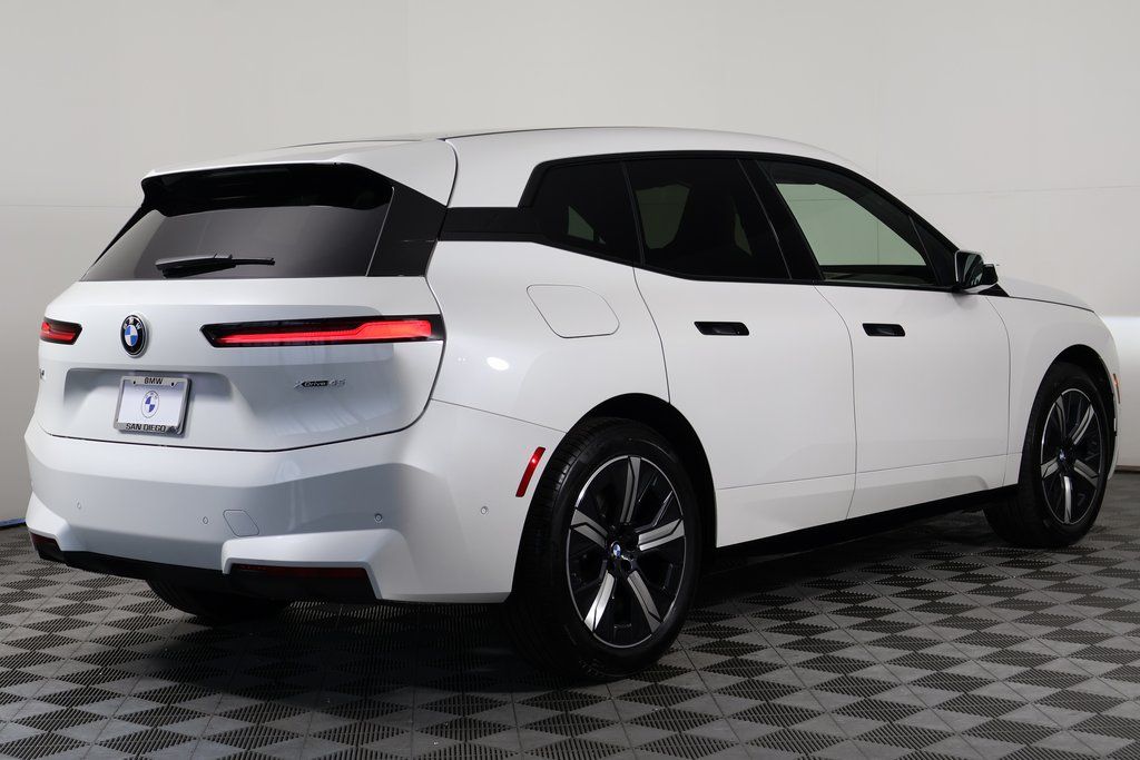 Thumbnail: 2026 BMW iX - 2