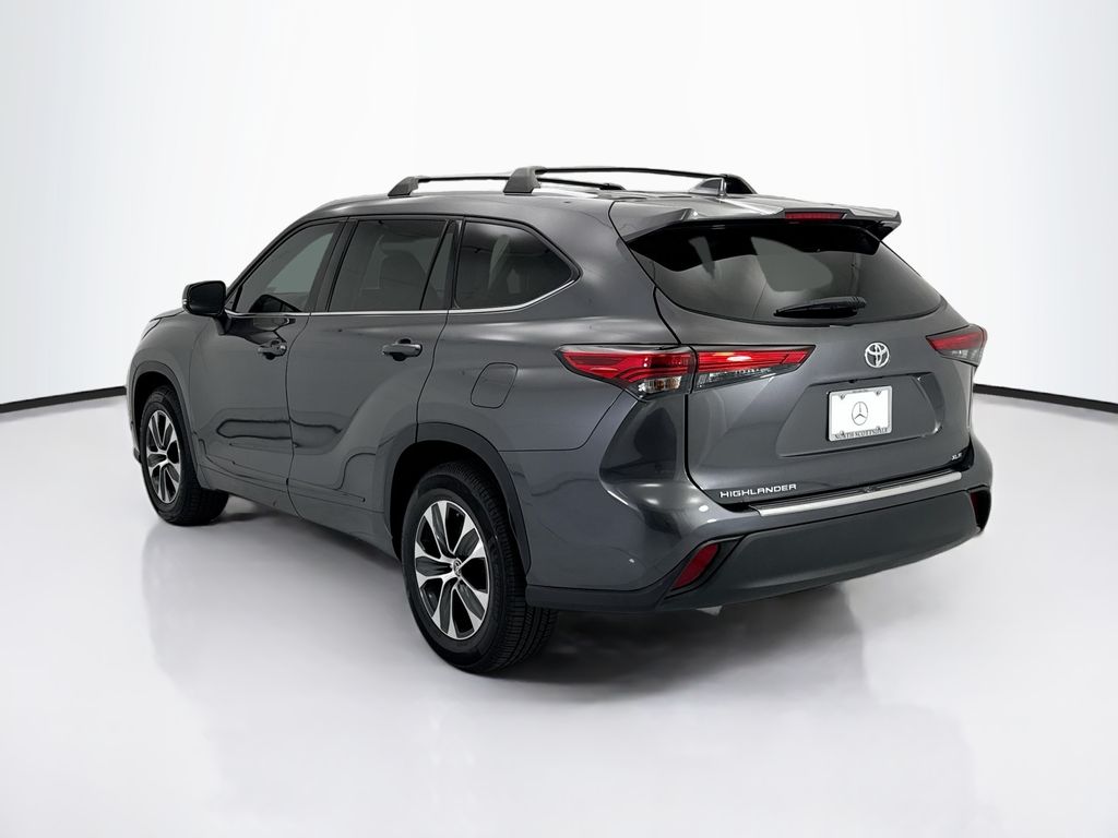 Thumbnail: 2022 Toyota Highlander - 7