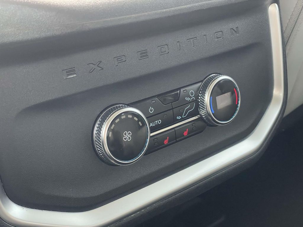 Used 2025 Ford Expedition Platinum 4D Sport Utility