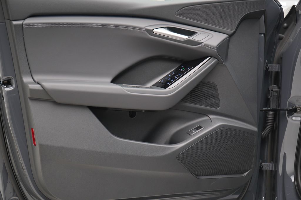 2025 Audi Q6 e-tron Premium 18