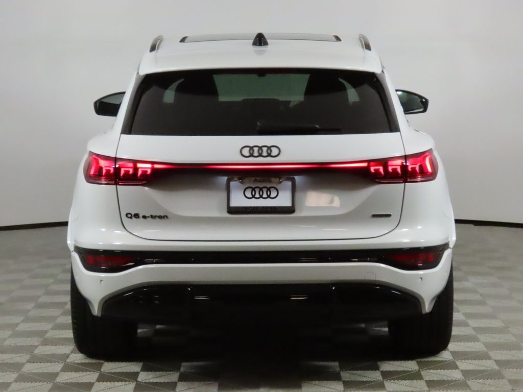 Thumbnail: 2027 Audi Q6 e-tron - 4