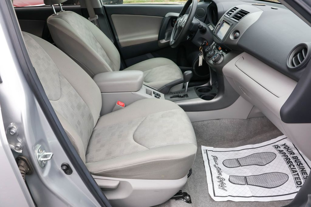 2010 Toyota RAV4 Base 36