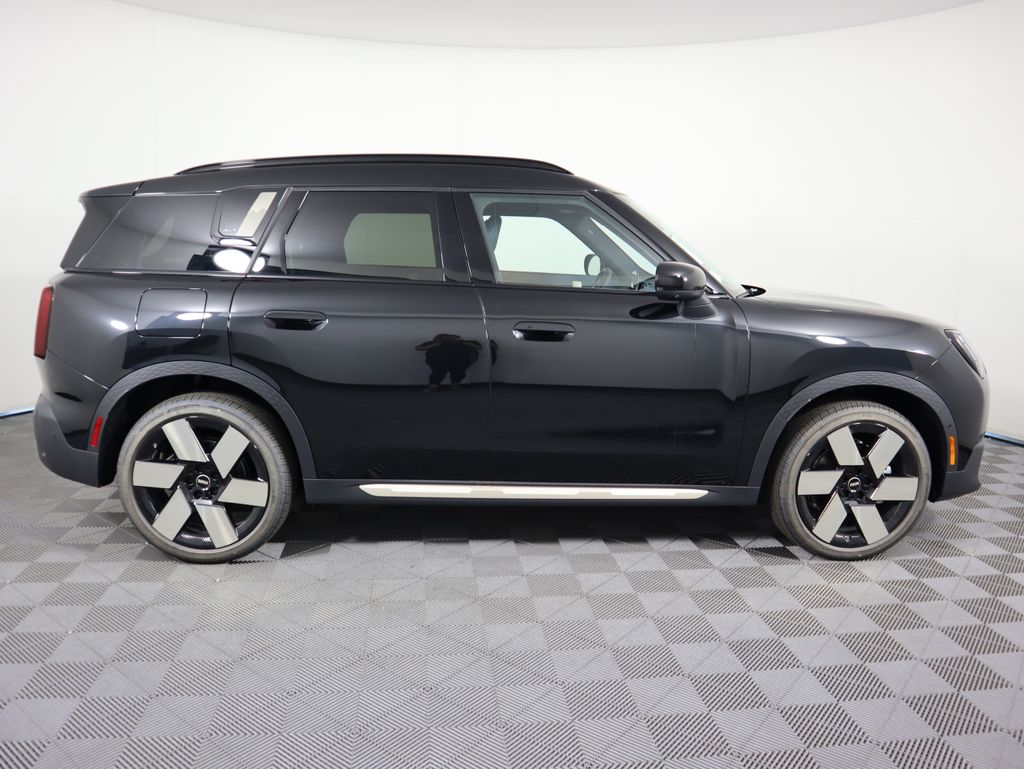 2025 MINI Cooper Countryman Iconic 4