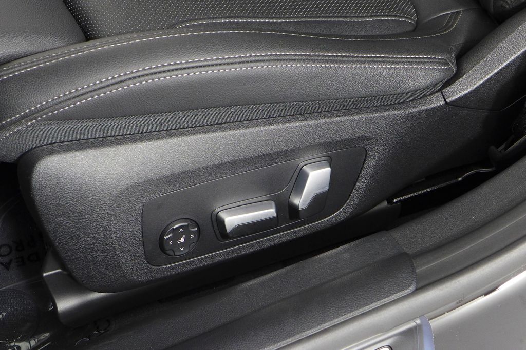 Thumbnail: 2024 BMW i4 - 23