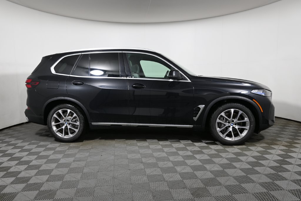 Thumbnail: 2026 BMW X5 - 8