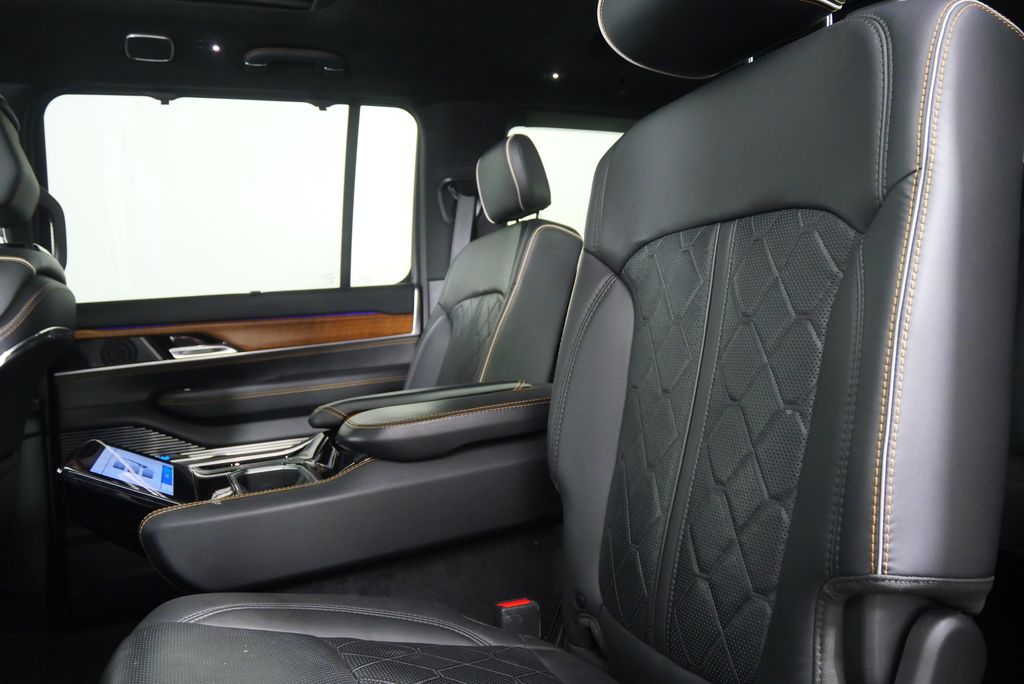 Thumbnail: 2024 Jeep Grand Wagoneer L - 16