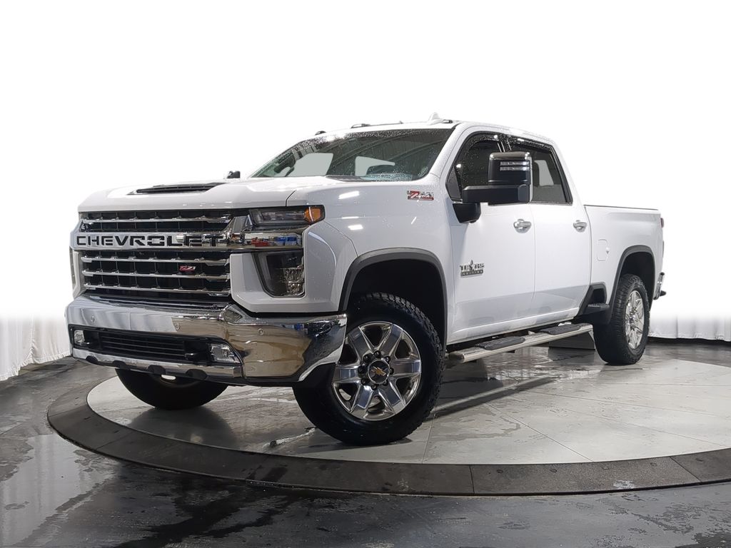 Summit White 2022 Chevrolet Silverado 2500HD Pickup Truck Four-Wheel Drive 6-Speed Automatic