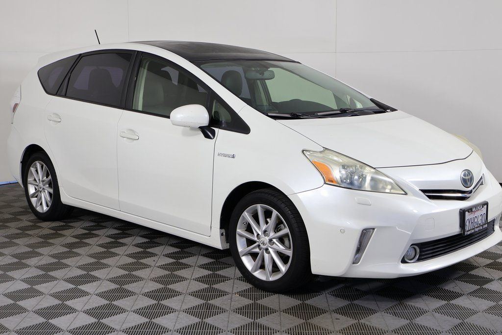 Thumbnail: 2012 Toyota Prius v - 2