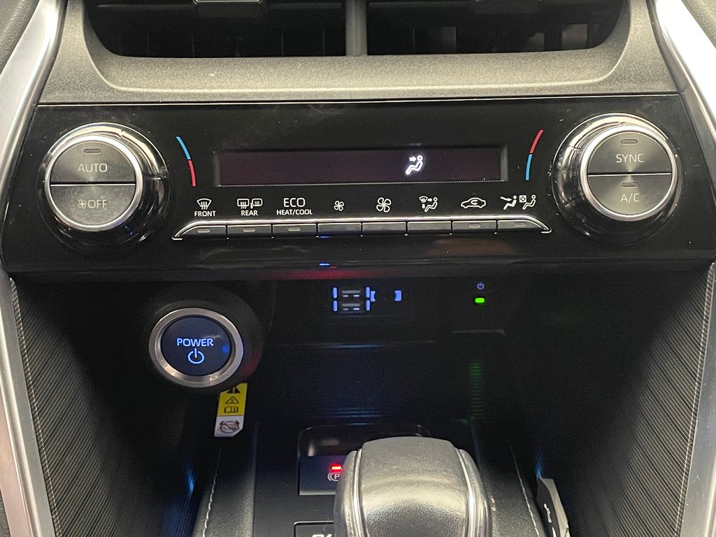 2021 Toyota Venza XLE 26