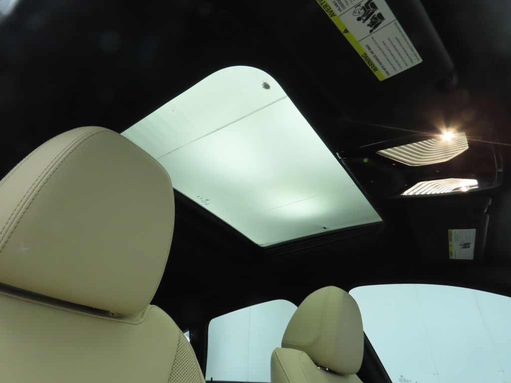 Thumbnail: 2023 BMW i4 - 19