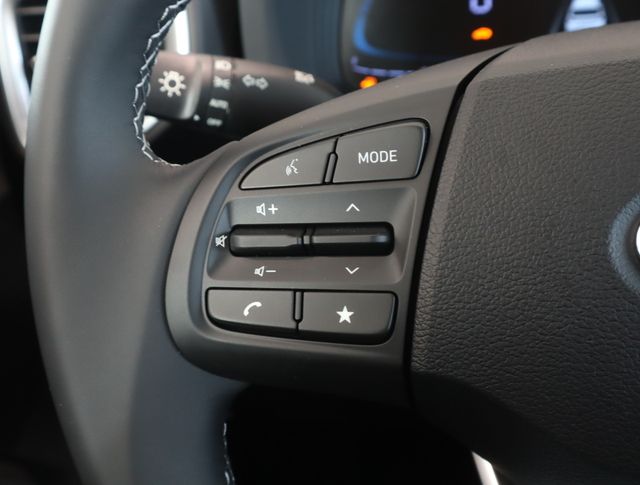 2025 Hyundai Venue SEL - 10