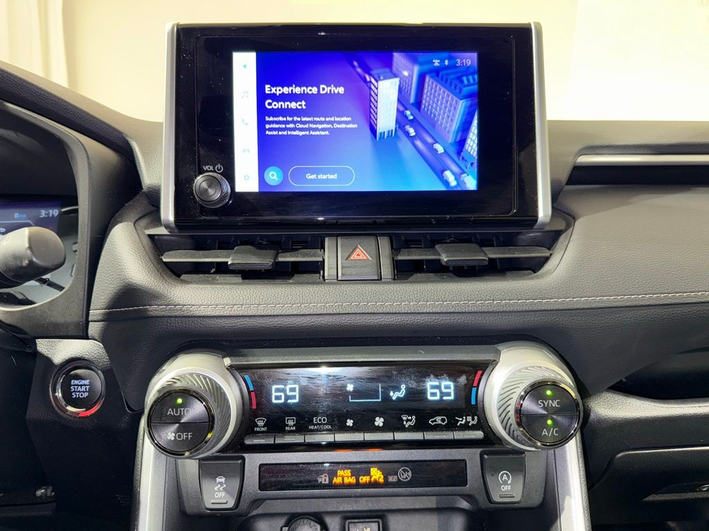 2024 Toyota RAV4 XLE 25