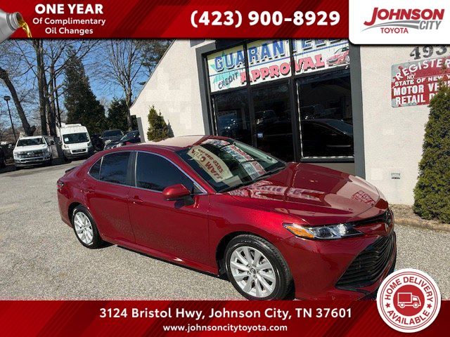 Red (Ruby Flare Pearl) 2019 Toyota Camry Sedan Front-Wheel Drive 8-Speed Automatic