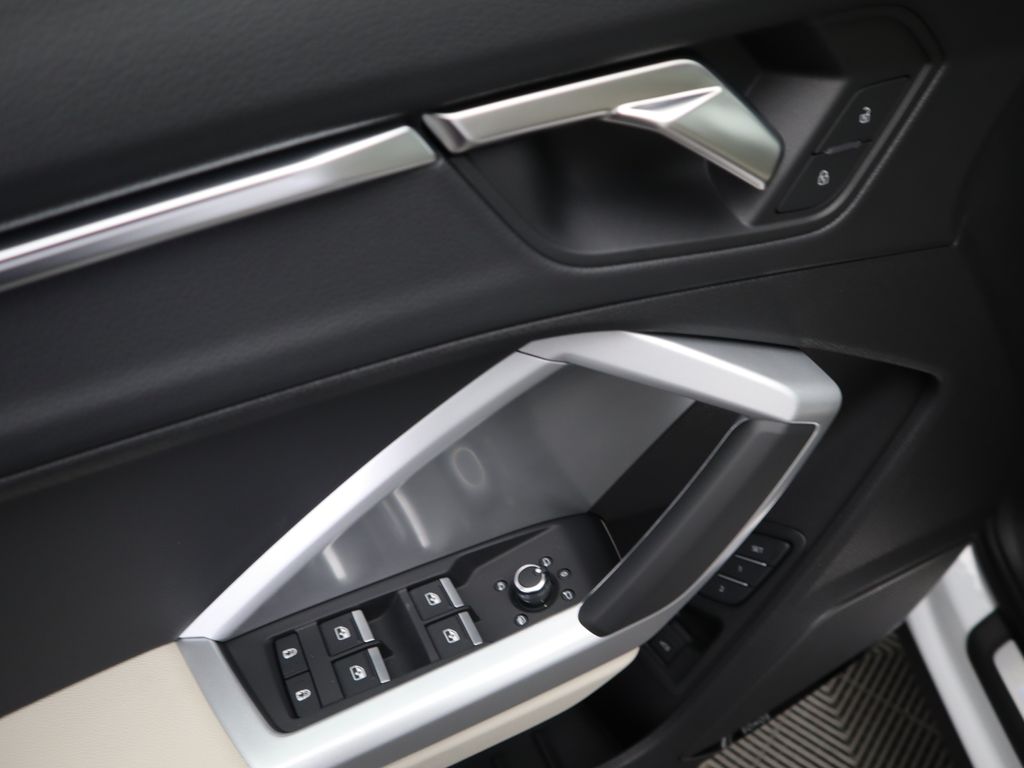 2025 Audi Q3  25