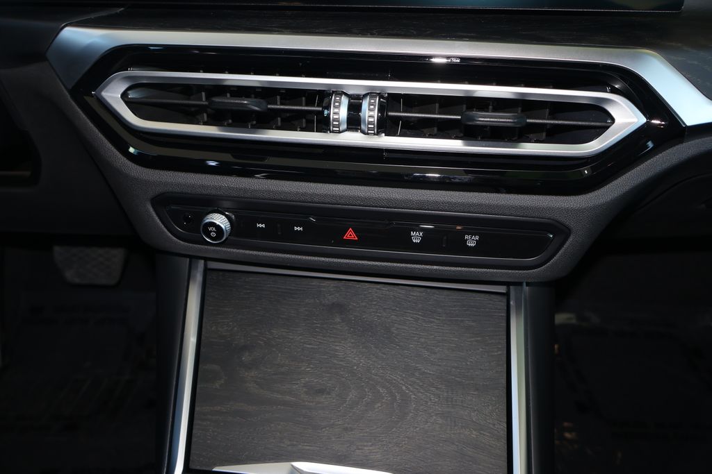 2024 BMW 3 Series 330i xDrive 16
