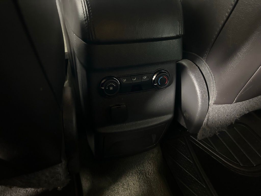 Used 2013 Black Ford XLT image 15