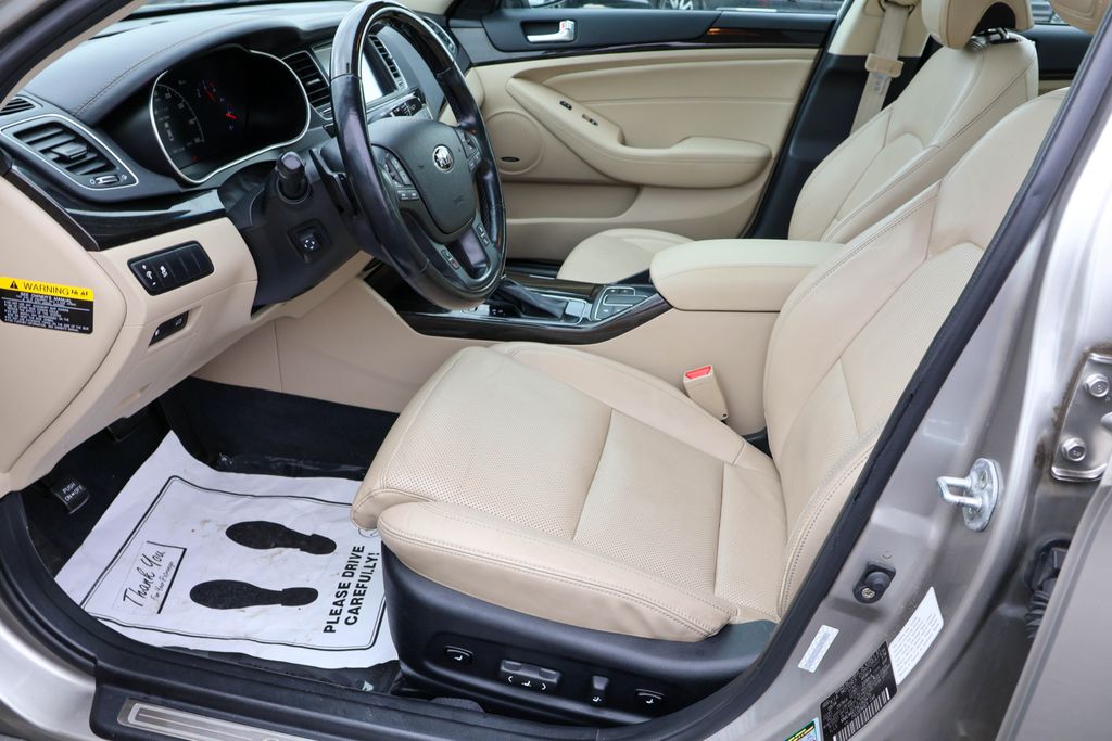 2014 Kia Cadenza Premium 16