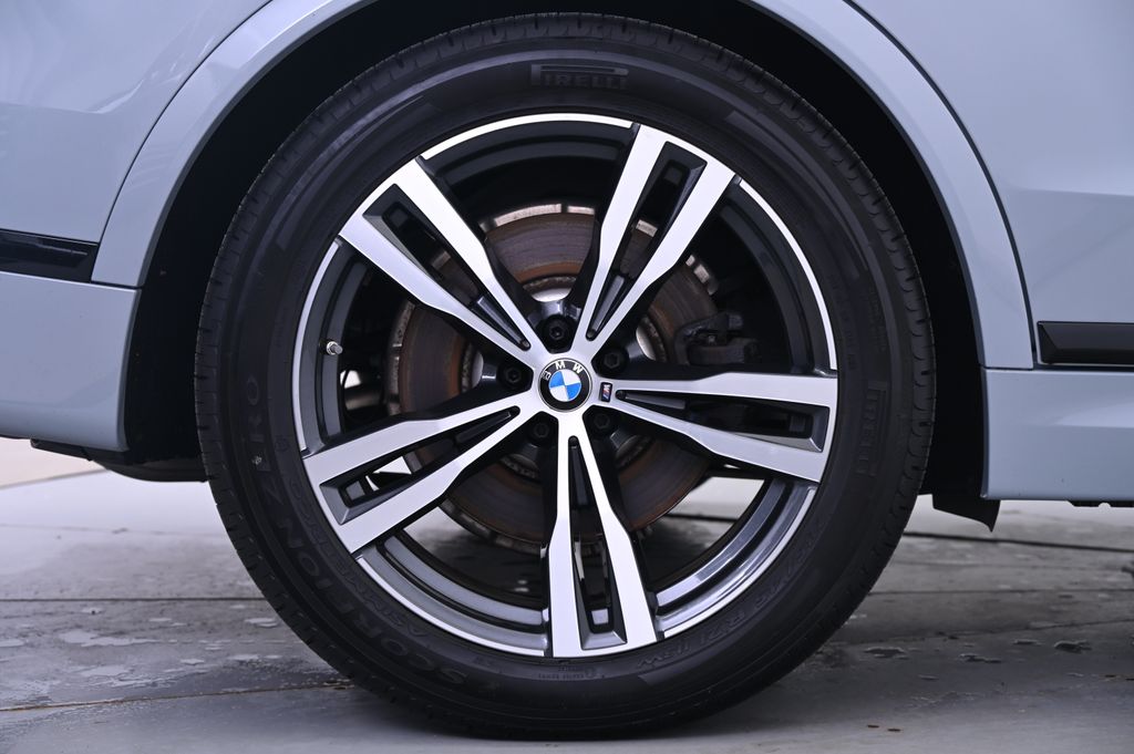 2023 BMW X7 xDrive40i 17
