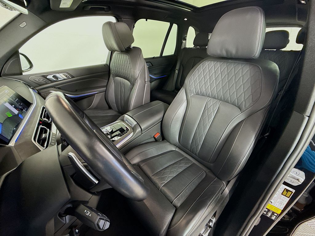 Thumbnail: 2022 BMW X5 - 21