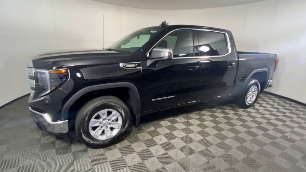 2024 GMC Sierra 1500 SLE 4