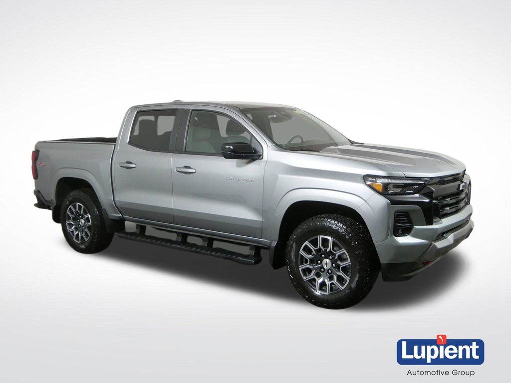 Gray 2024 Chevrolet Colorado Pickup Truck Four-Wheel Drive 8-Speed Automatic