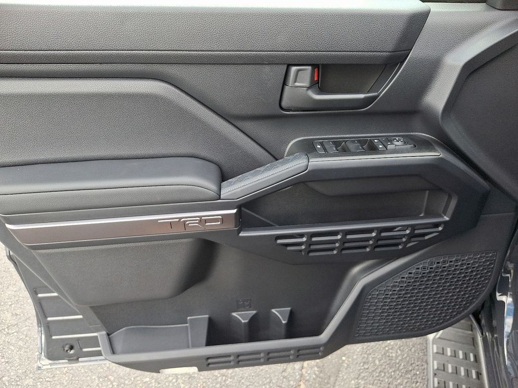 Thumbnail: 2025 Toyota 4Runner - 13