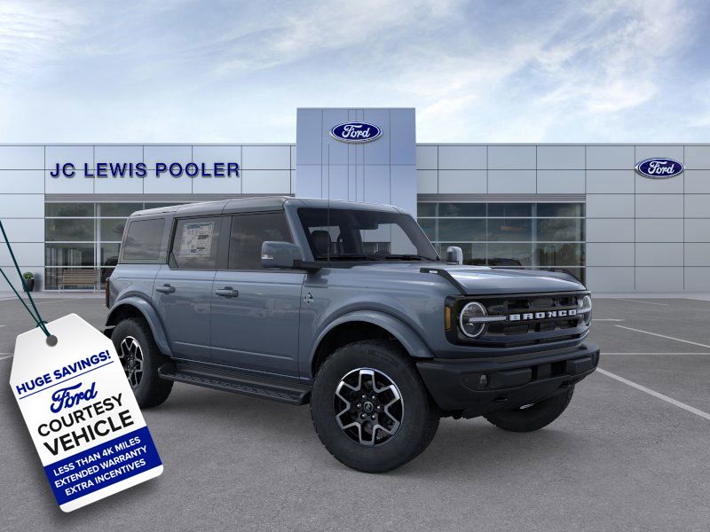 2025 Ford Bronco 4-Door Outer Banks's photo