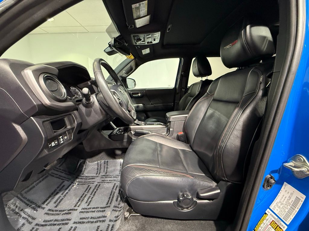 Thumbnail: 2019 Toyota Tacoma - 12