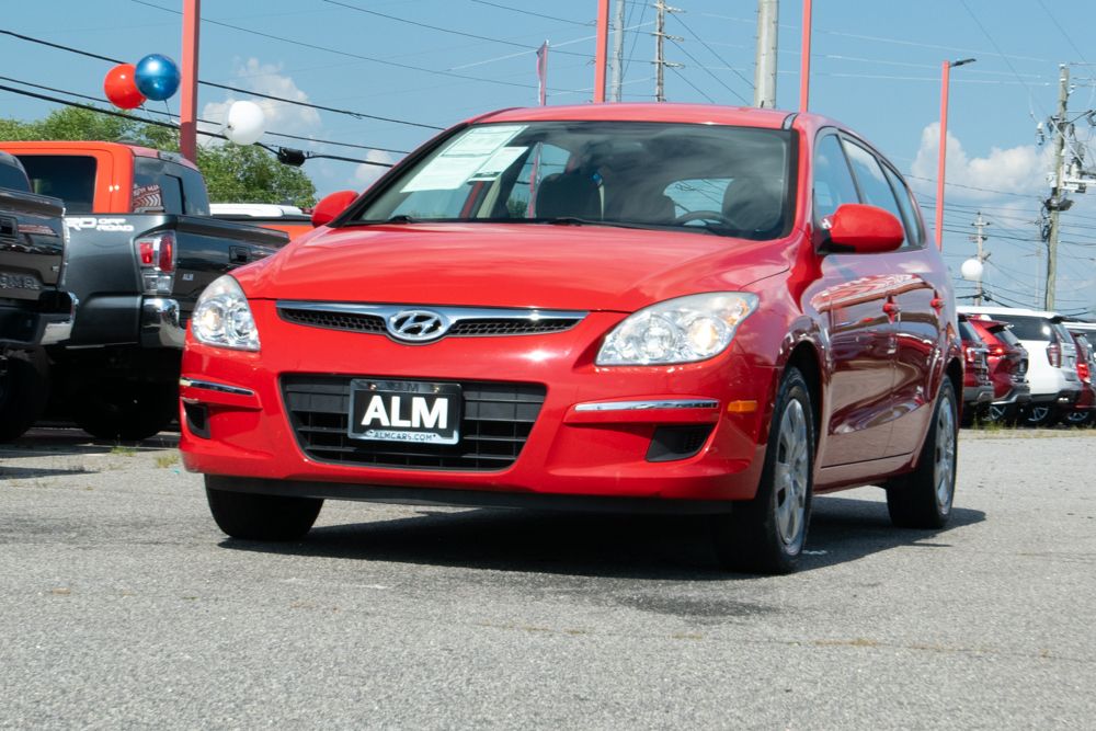 2011 Hyundai Elantra Touring GLS photo 2